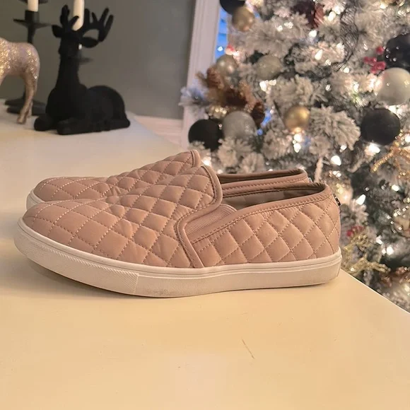 Steve Madden Size 10 women’s. Shade Pink. - Picture 3 of 5